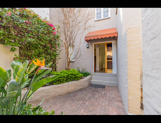3 BEDROOM TOWNHOUSE FOR SALE IN BRYANSTON
